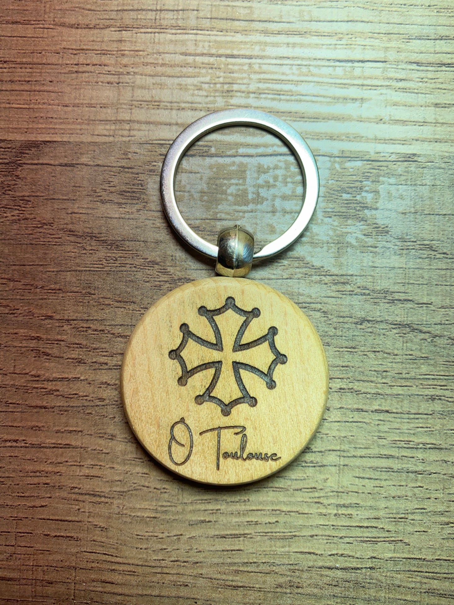 Porte clefs rond en bois - Croix Occitane